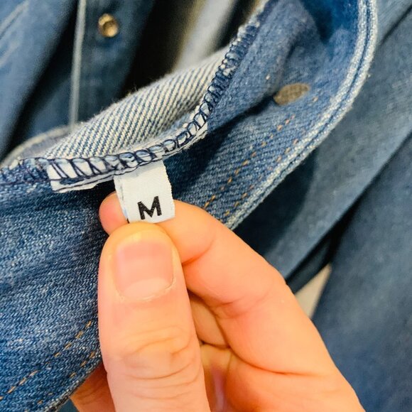 Vintage Women's Jean Jacket Size Medium - Picture 5 of 11